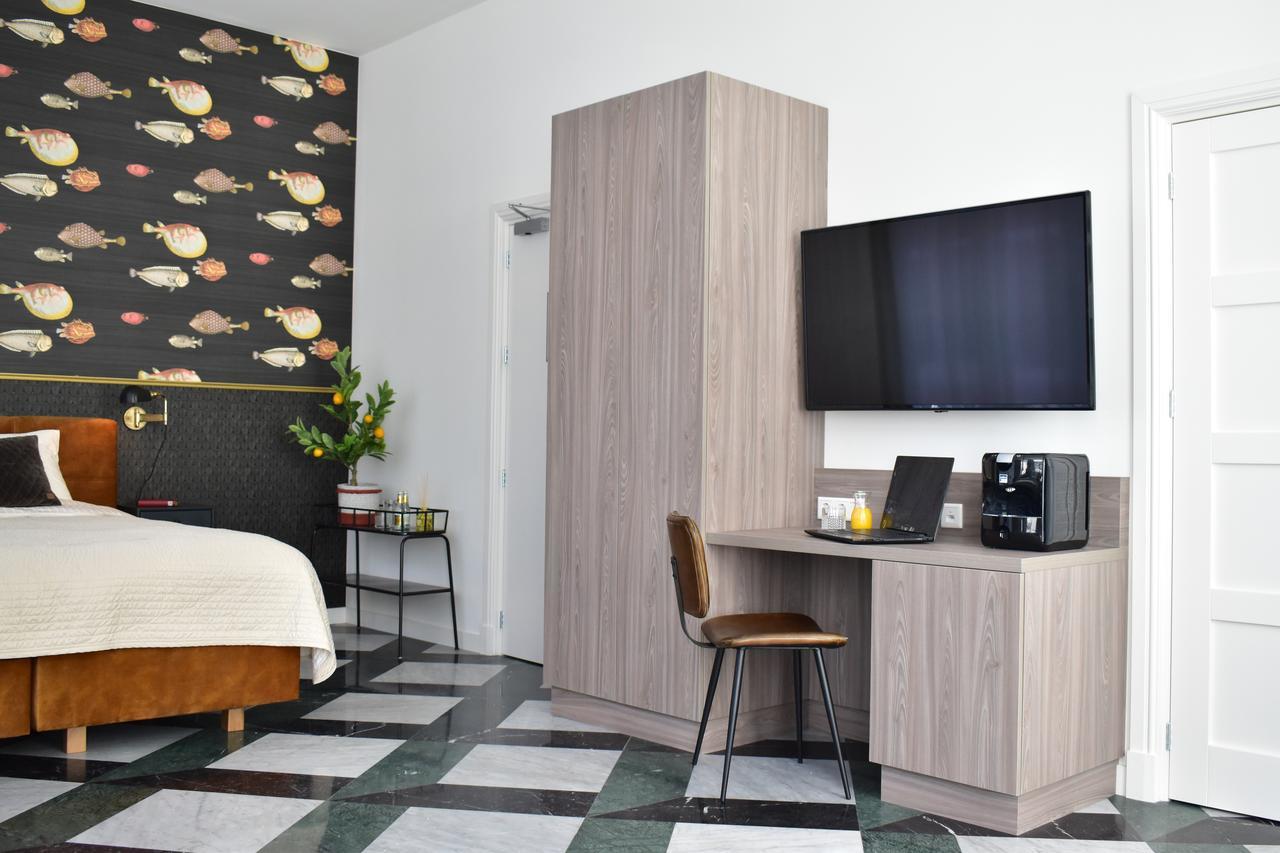 Brasss Hotel Suites Haarlem Exterior photo A room at the hotel