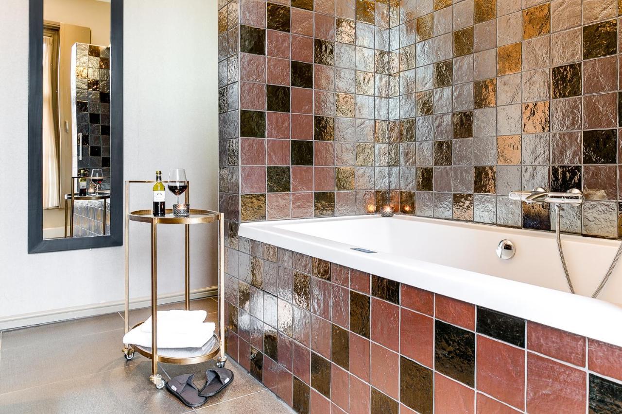 Brasss Hotel Suites Haarlem Exterior photo Bathroom