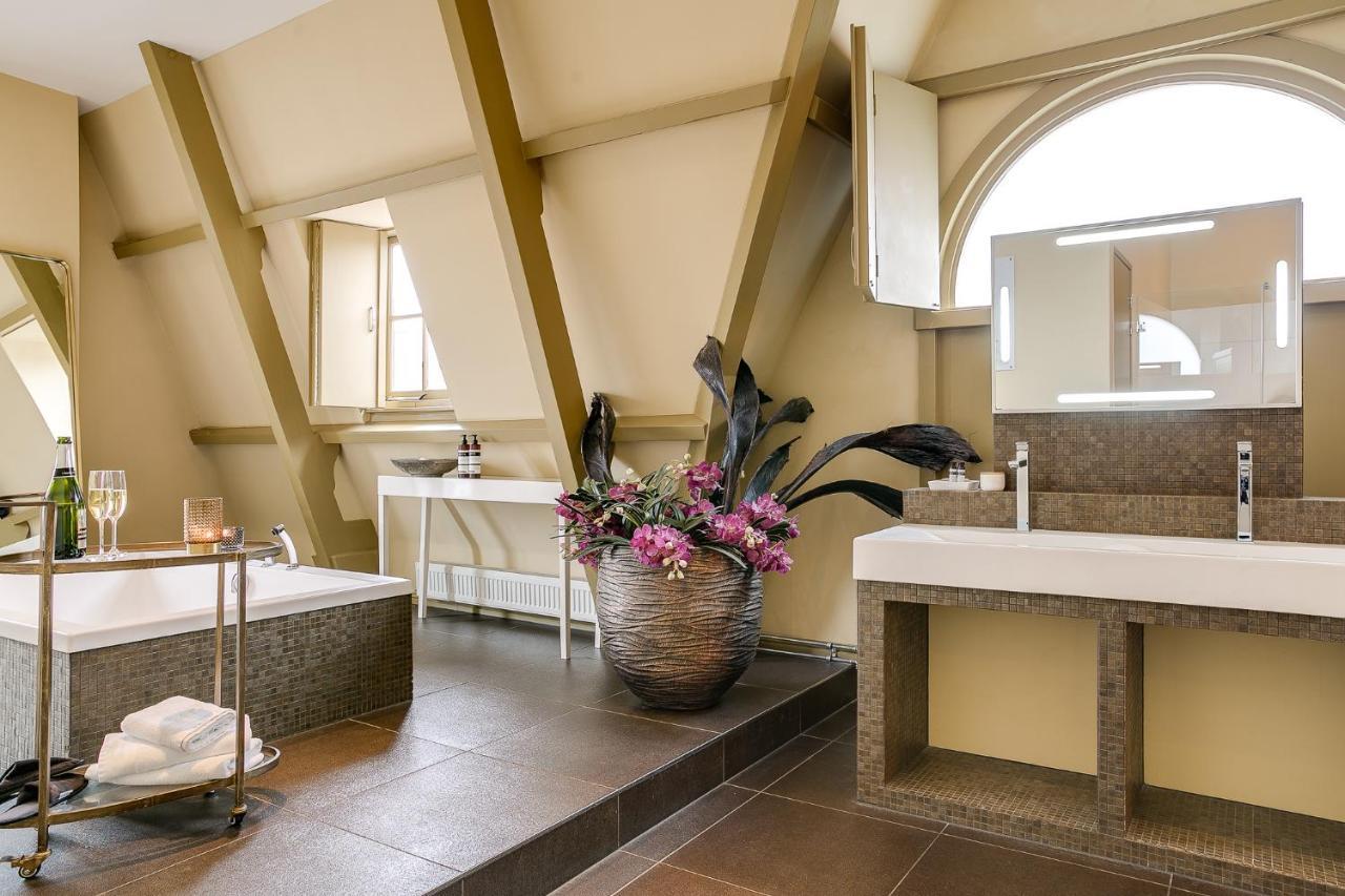 Brasss Hotel Suites Haarlem Exterior photo Bathroom