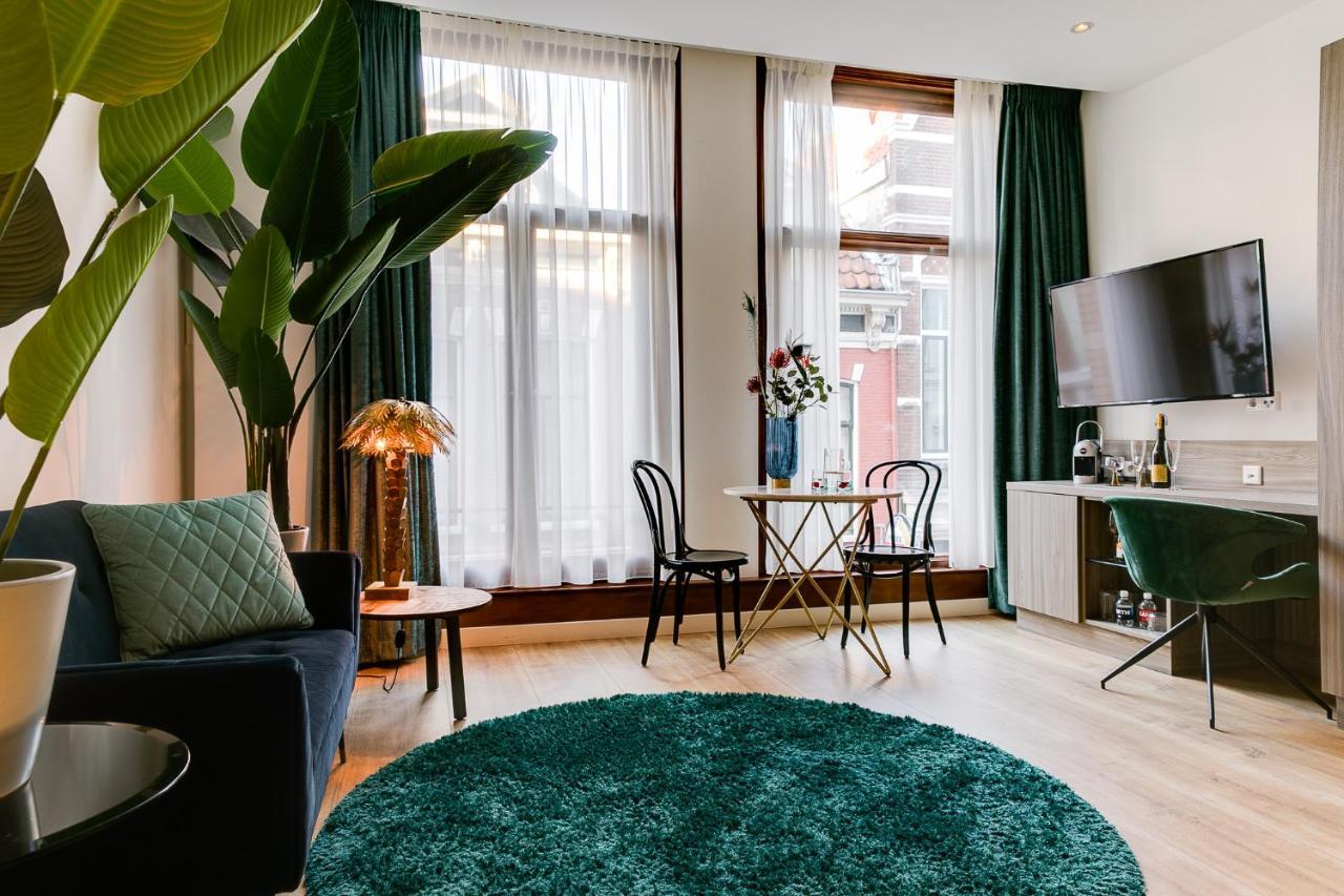 Brasss Hotel Suites Haarlem Exterior photo A typical apartment at the hotel
